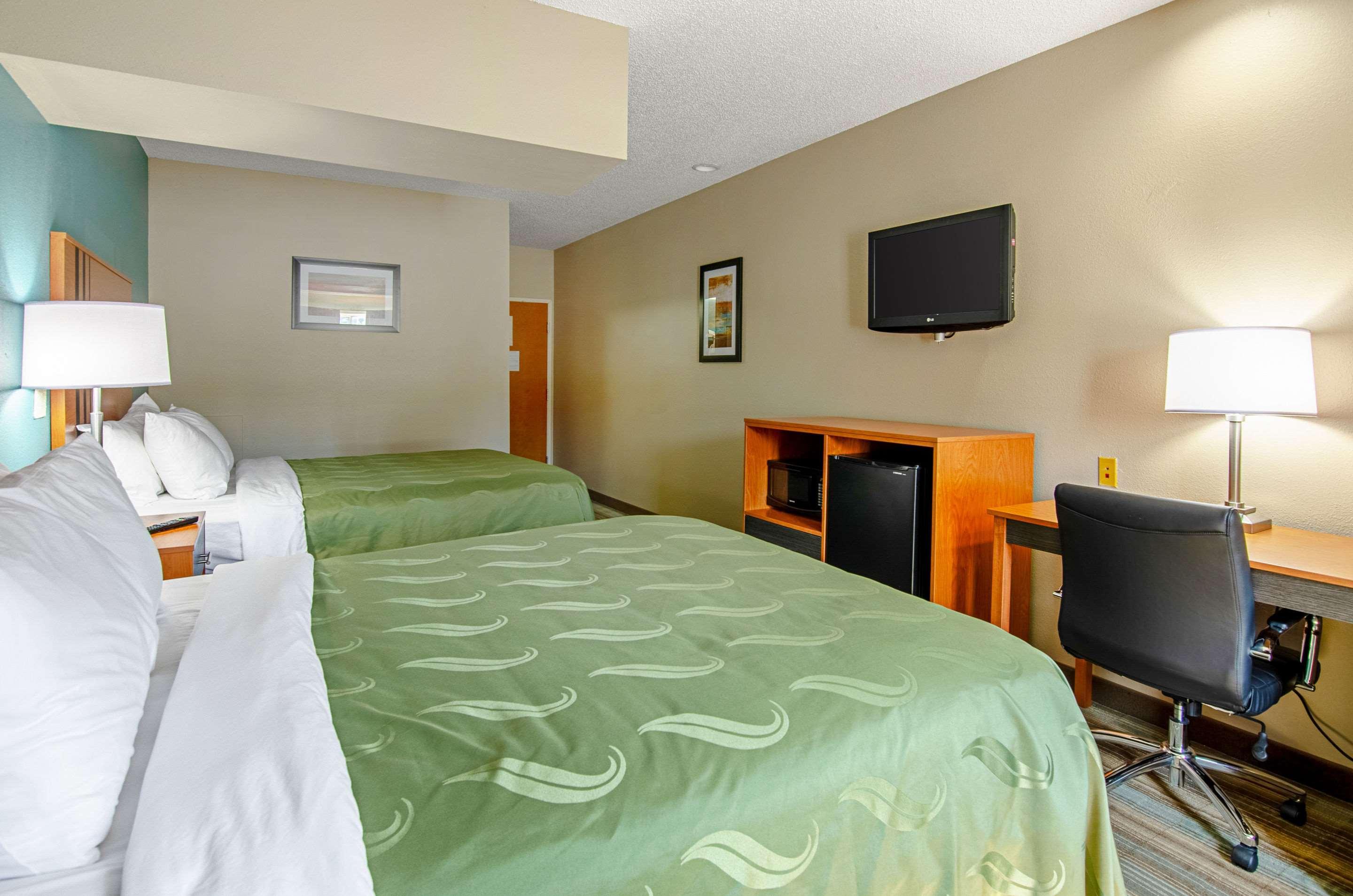 Quality Inn & Suites I-81 Exit 7 Bristol Buitenkant foto