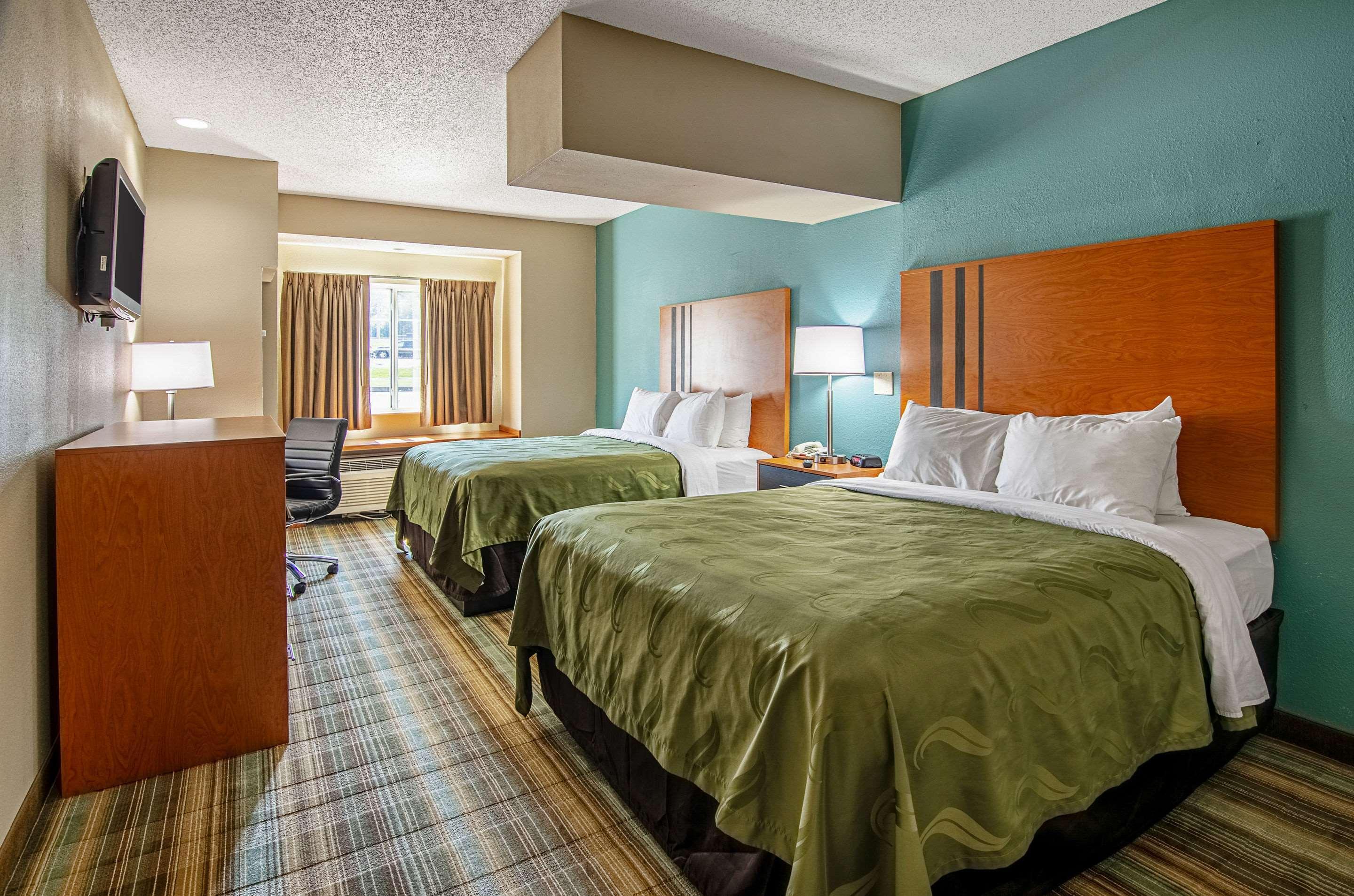 Quality Inn & Suites I-81 Exit 7 Bristol Buitenkant foto