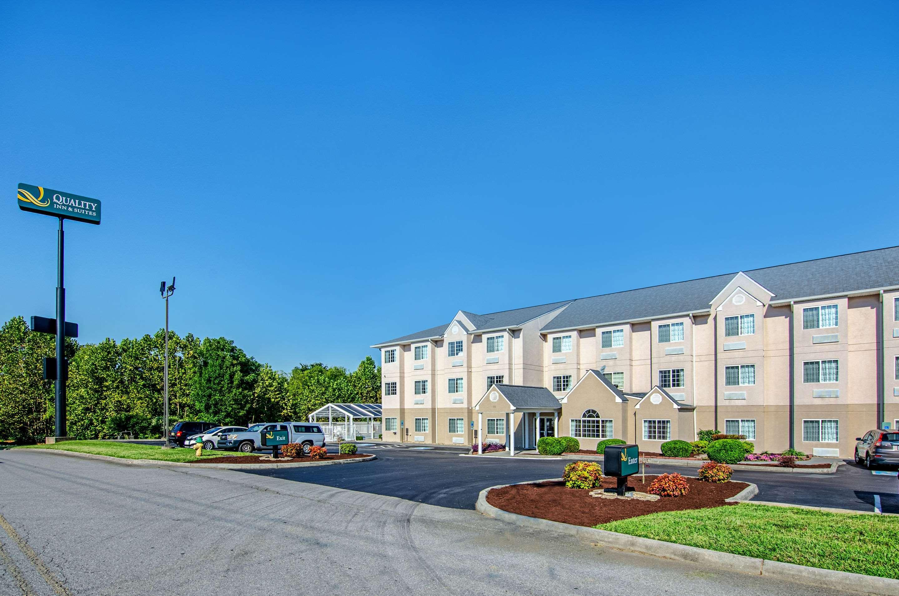 Quality Inn & Suites I-81 Exit 7 Bristol Buitenkant foto