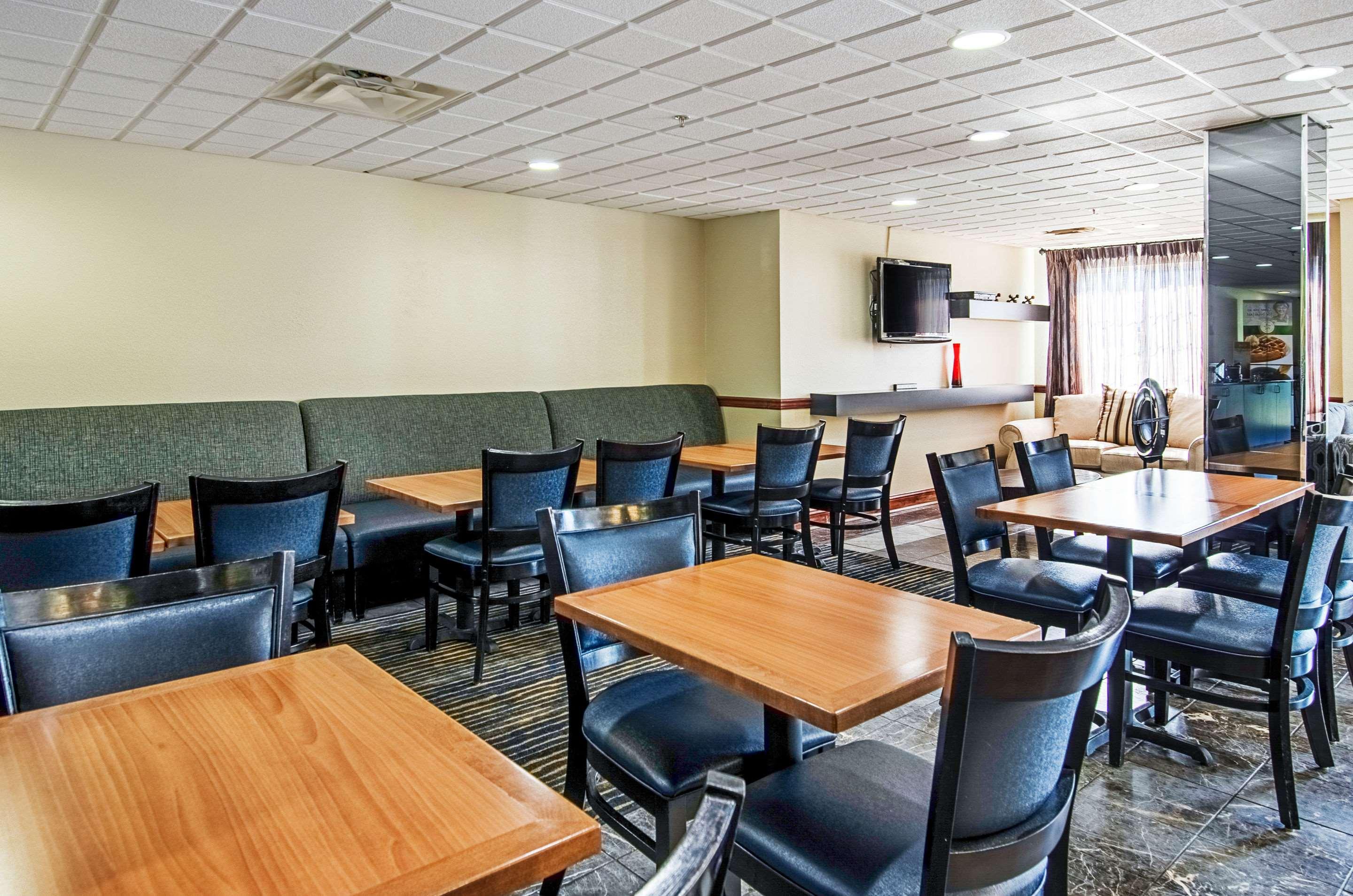 Quality Inn & Suites I-81 Exit 7 Bristol Buitenkant foto