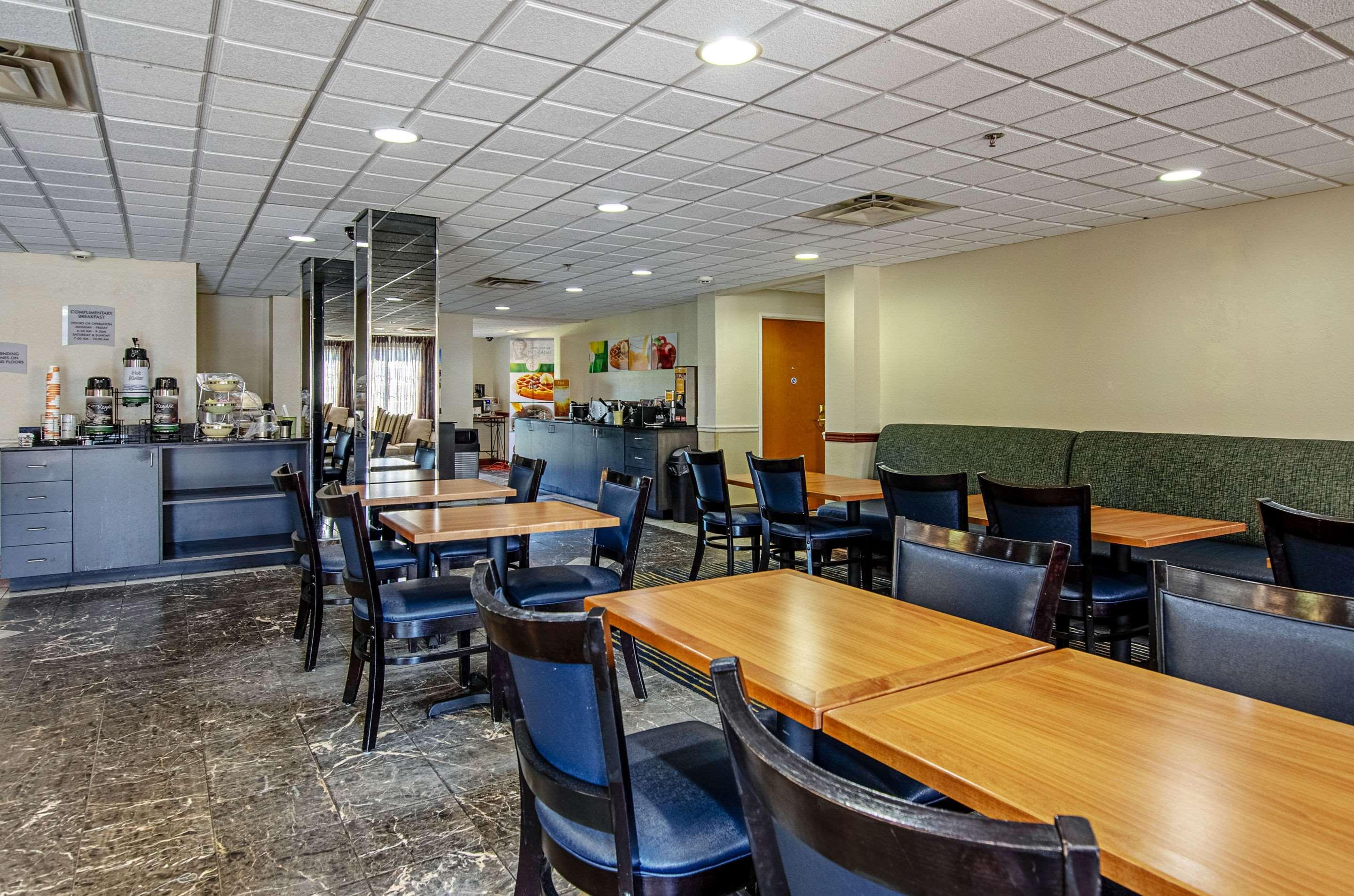 Quality Inn & Suites I-81 Exit 7 Bristol Buitenkant foto