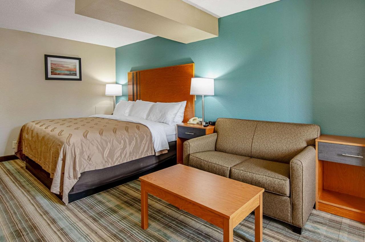 Quality Inn & Suites I-81 Exit 7 Bristol Buitenkant foto