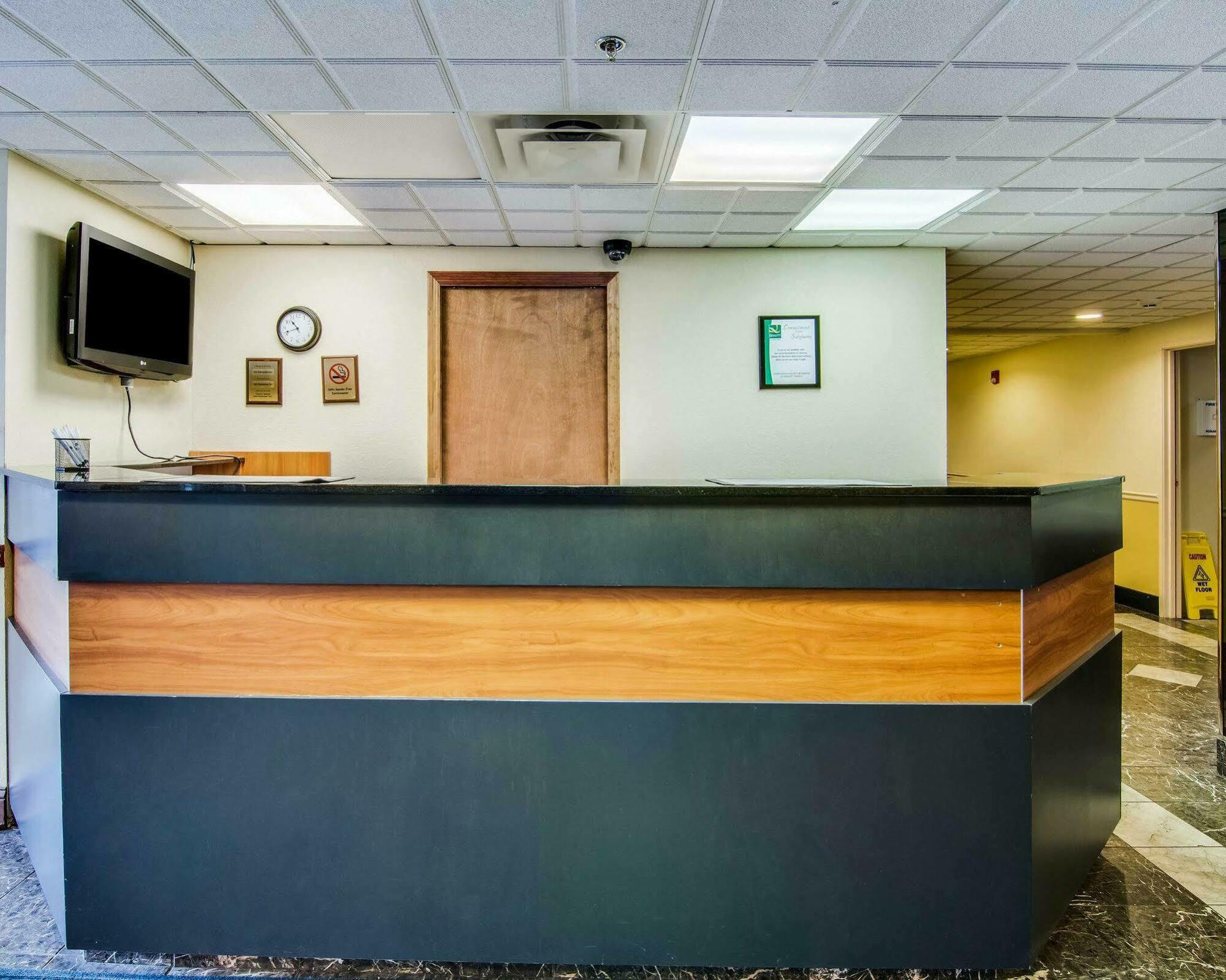 Quality Inn & Suites I-81 Exit 7 Bristol Buitenkant foto