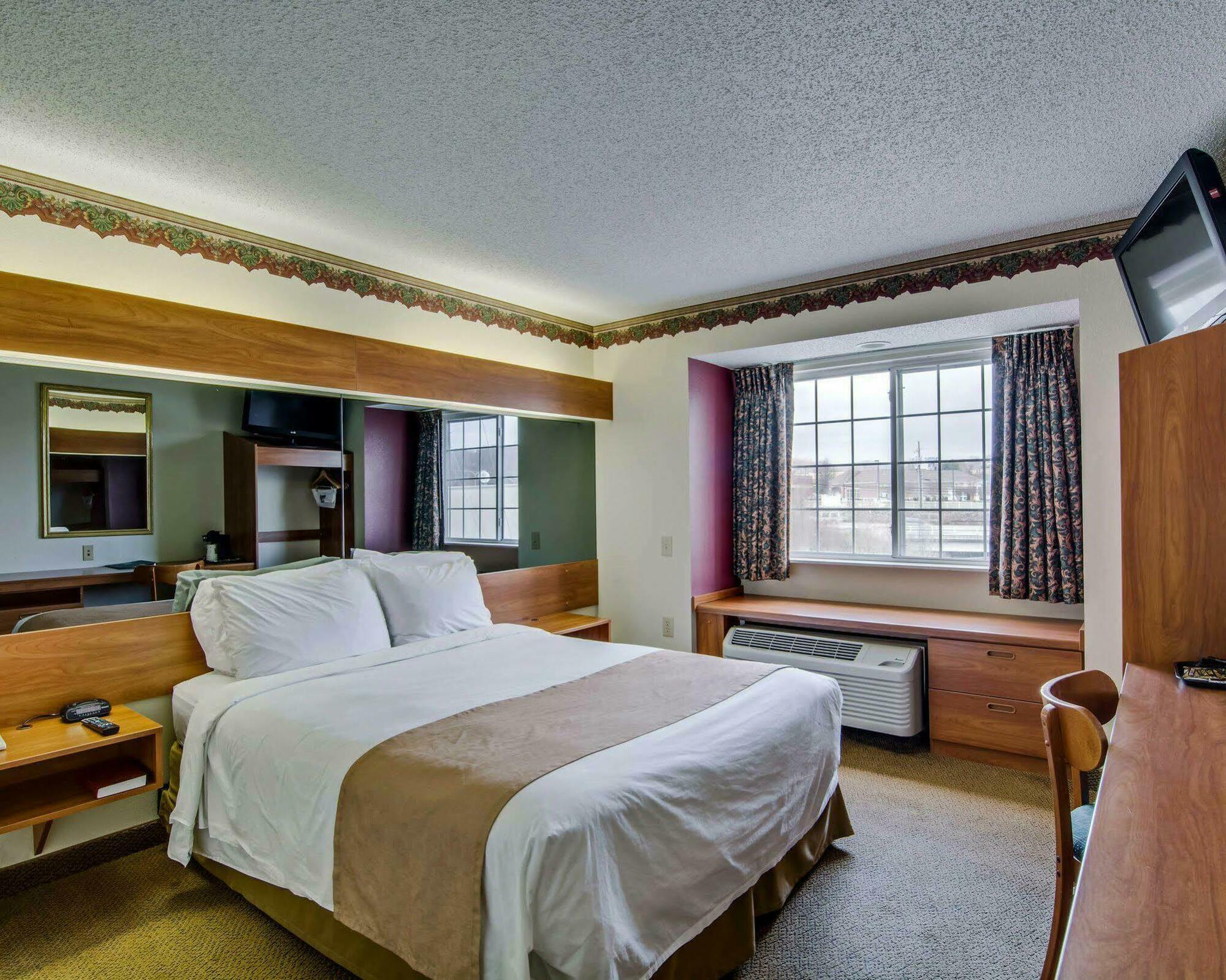 Quality Inn & Suites I-81 Exit 7 Bristol Buitenkant foto