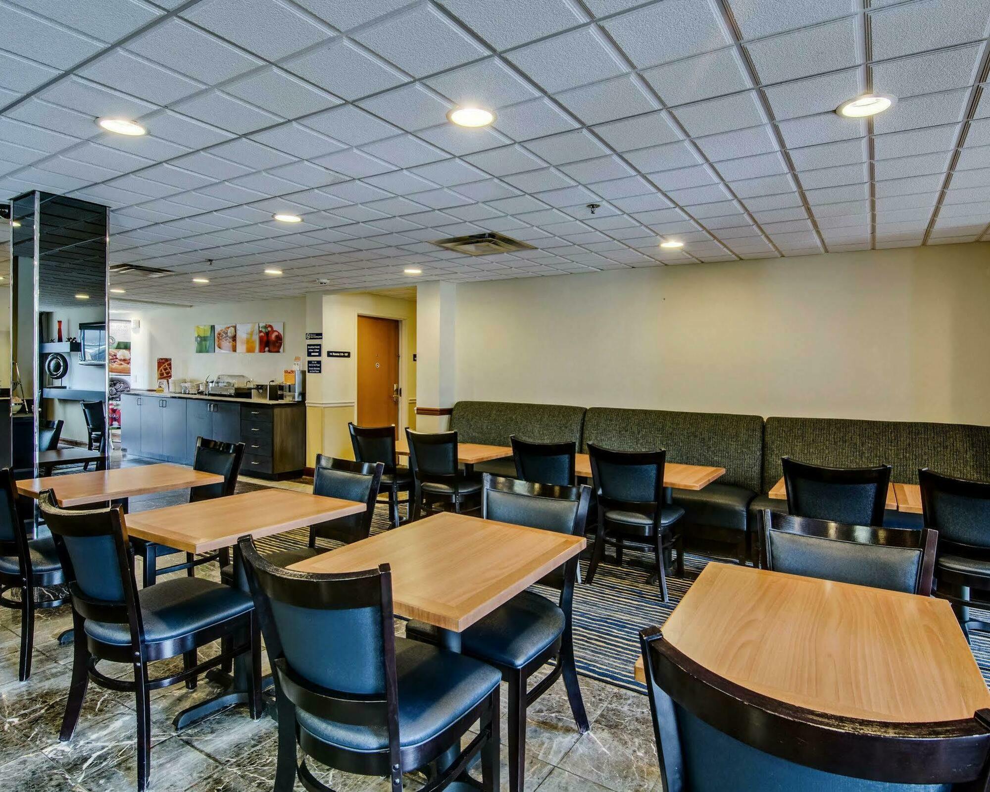 Quality Inn & Suites I-81 Exit 7 Bristol Buitenkant foto