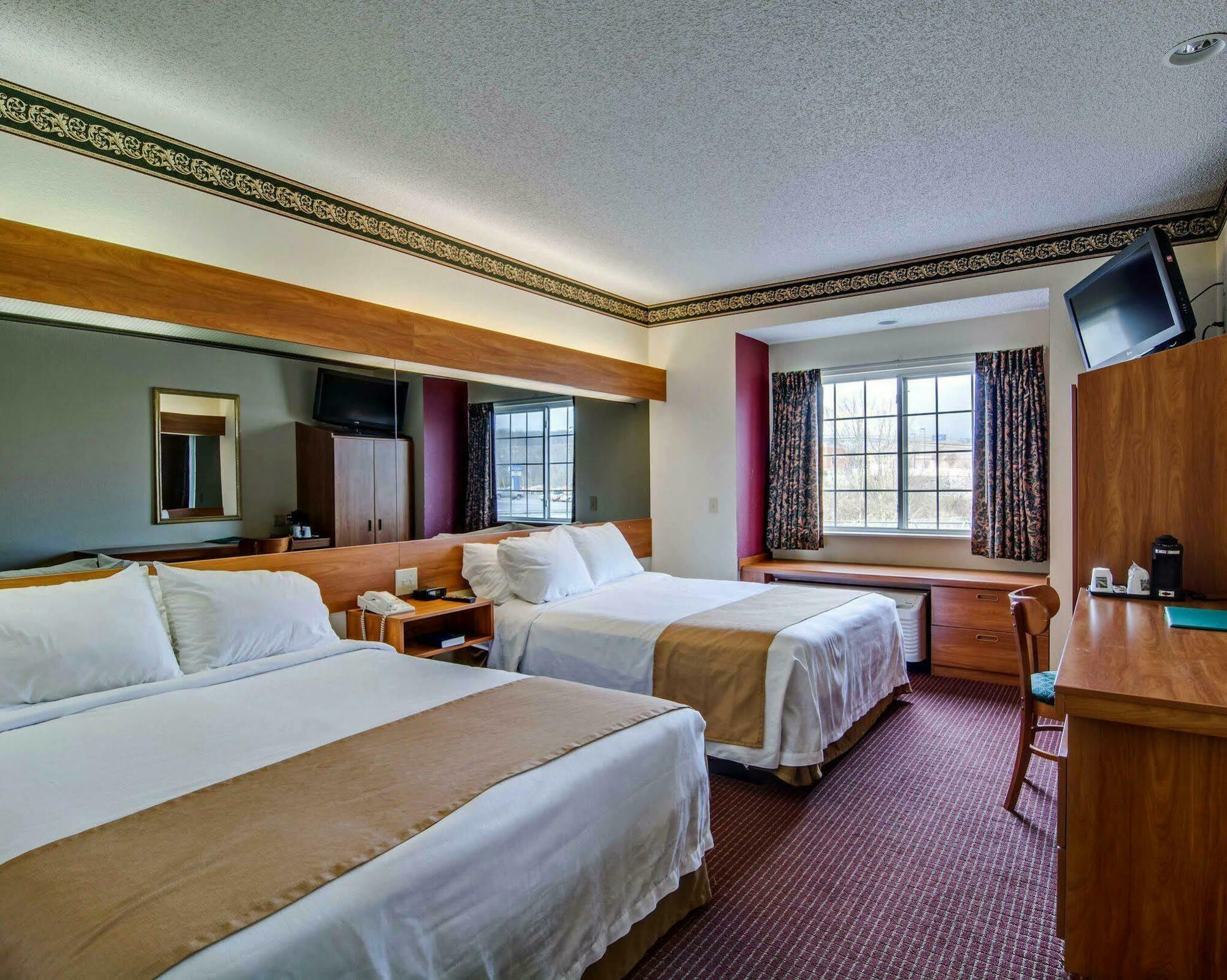 Quality Inn & Suites I-81 Exit 7 Bristol Buitenkant foto